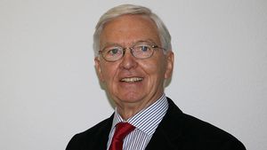Dr. Gerhard Warnking.